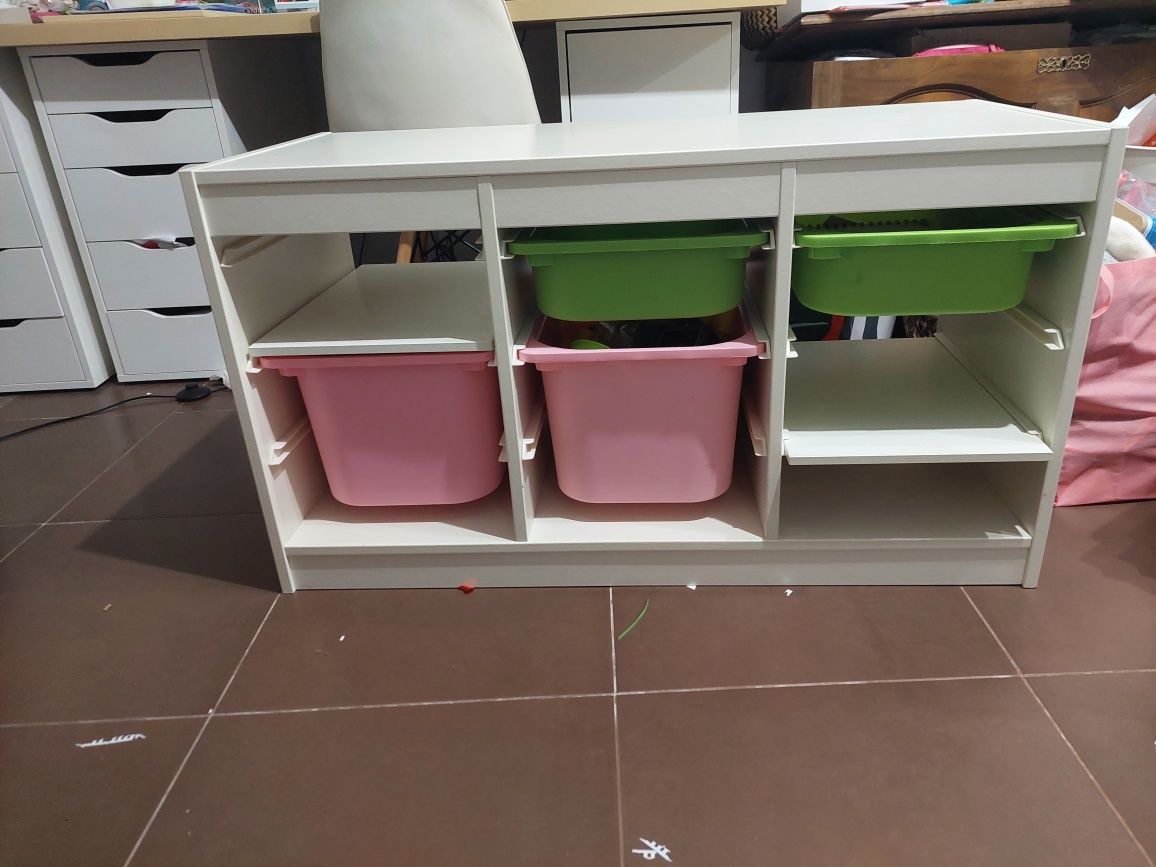 Armario arrumação para quarto de criança
