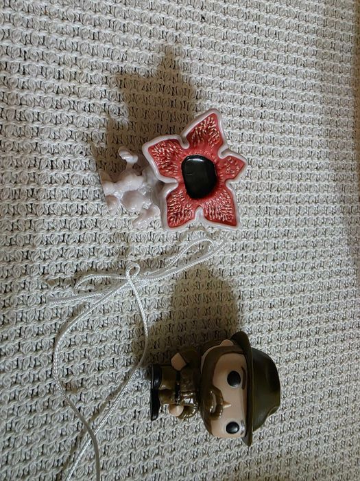 Funko pop stranger things kinder joy 2025