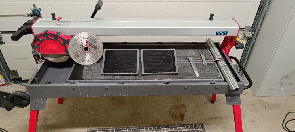 Maszyna do cięcia płytek Einhell TE-TC 920 przecinarka.