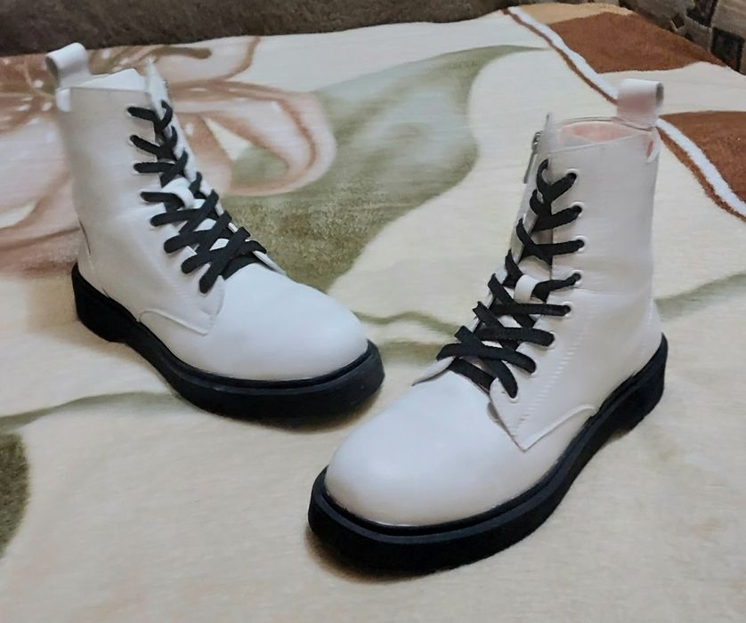 Женские теплые ботинки