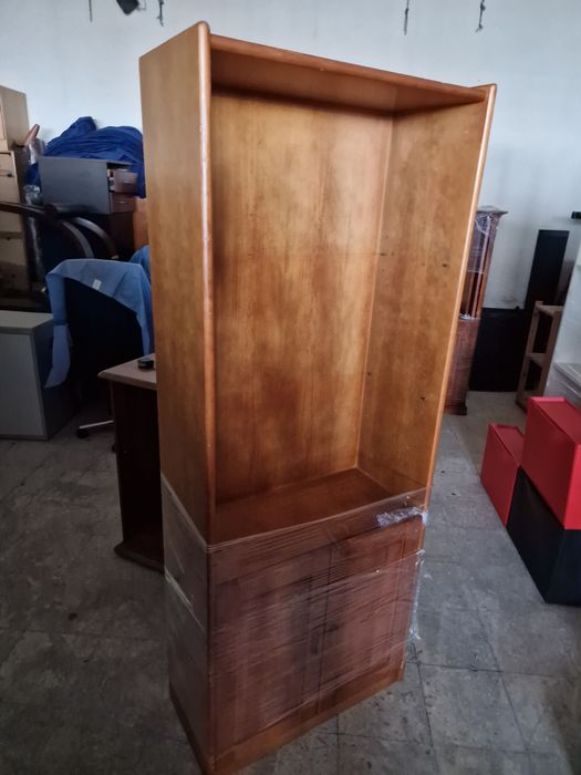 Armário de pinho maciço cerne