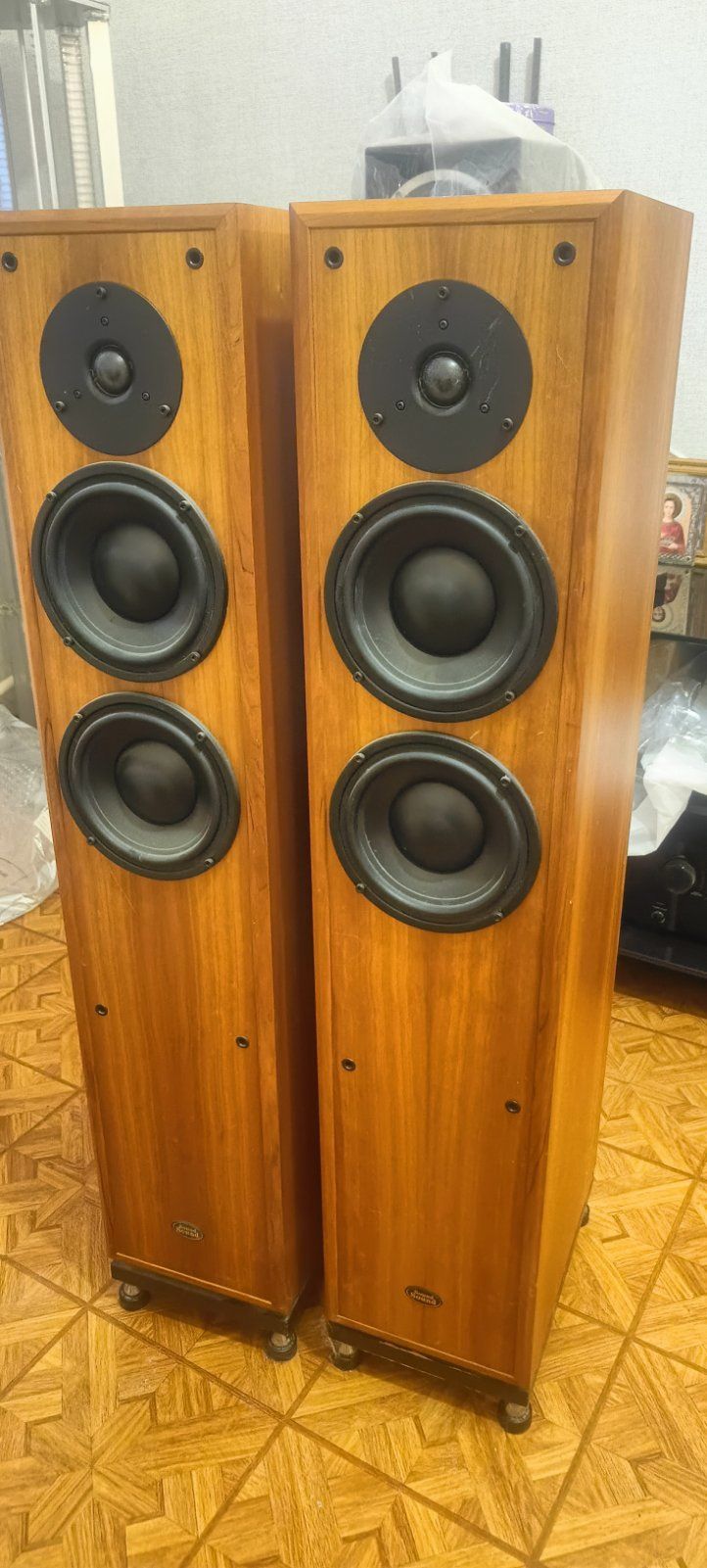 Продаю  музыкальные колонки sound sound ml3