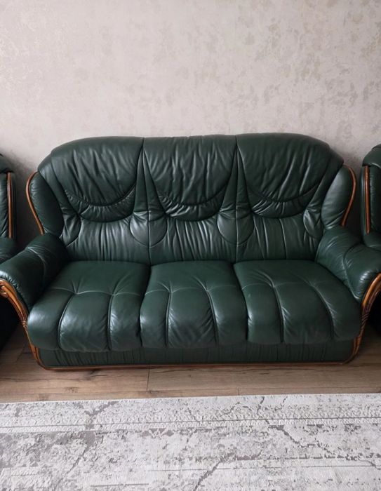 Продам диван с креслами кожаные