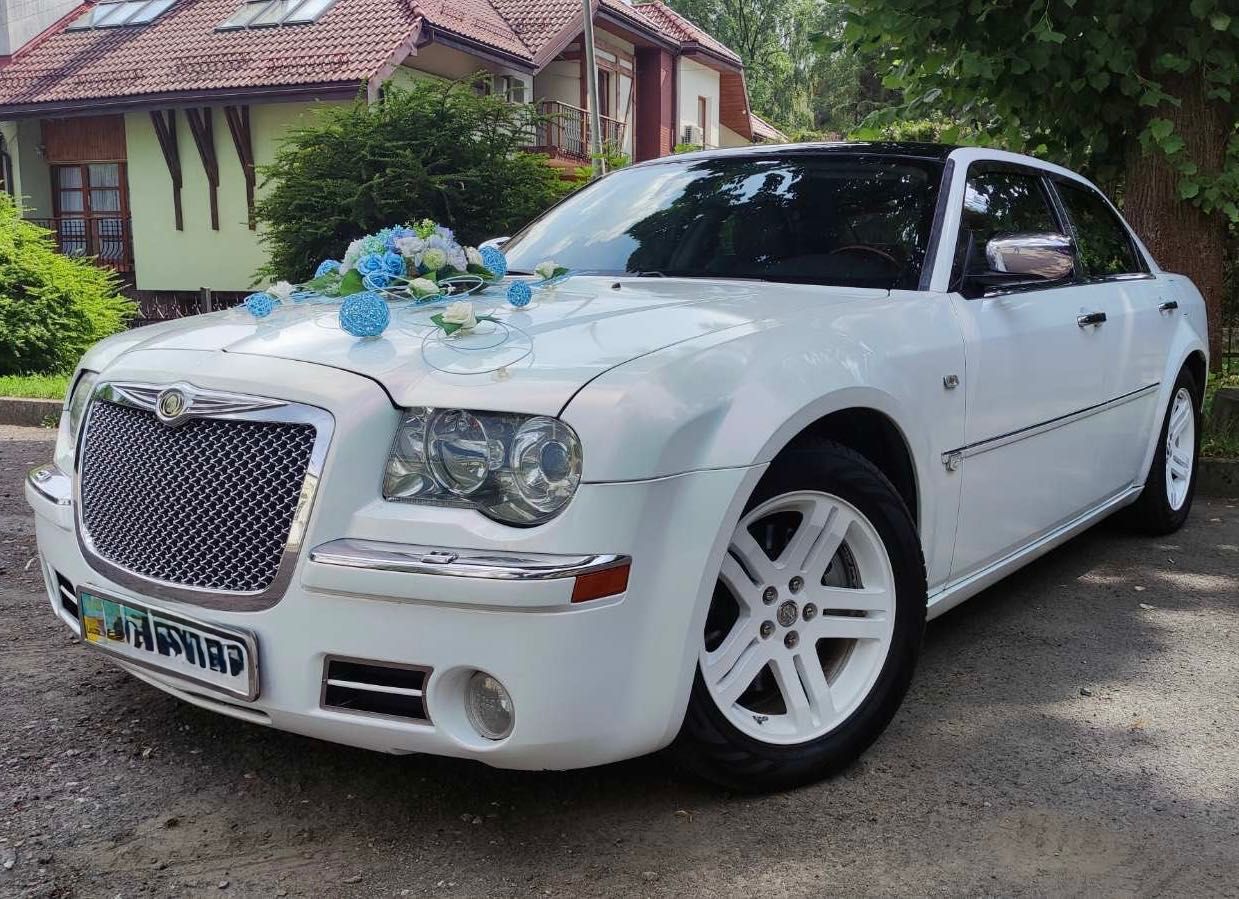 Оренда авто на весілля Chrysler 300c, весільний кортеж, перевезення