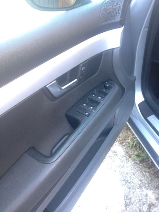 Seat в кузові А4