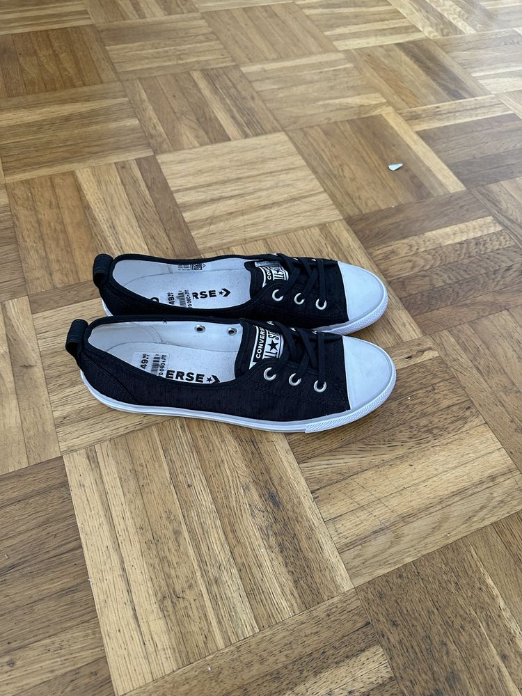 Продам кеды ……..