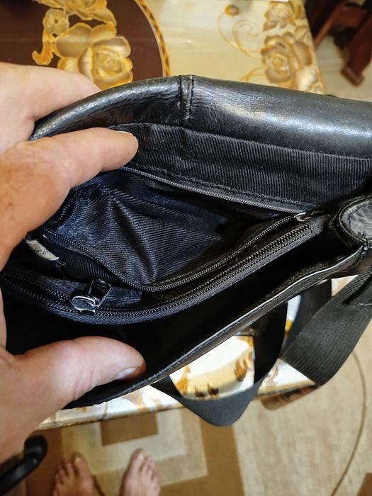 Чоловіча шкіряна сумка.