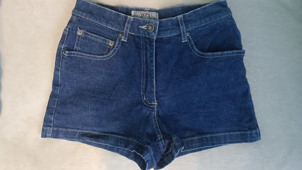 Нові джинсові шорти на дівчинку 12-14років