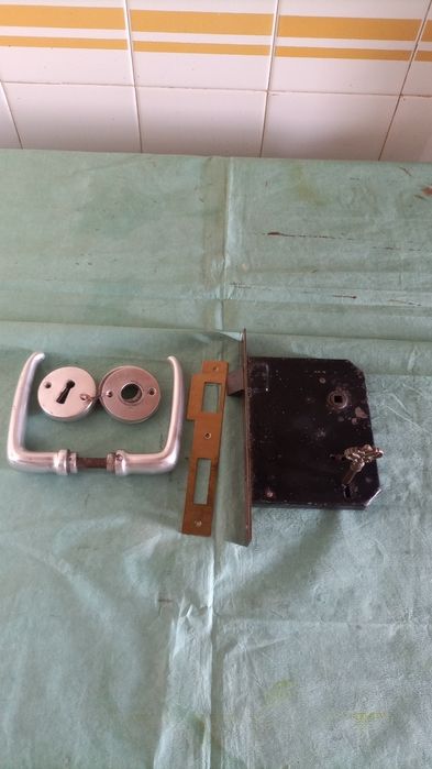 Fechadura de porta de interior