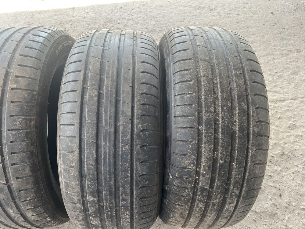 Opony letnie 4szt.235-55 R17 Nokian, 2020 rok 100zl