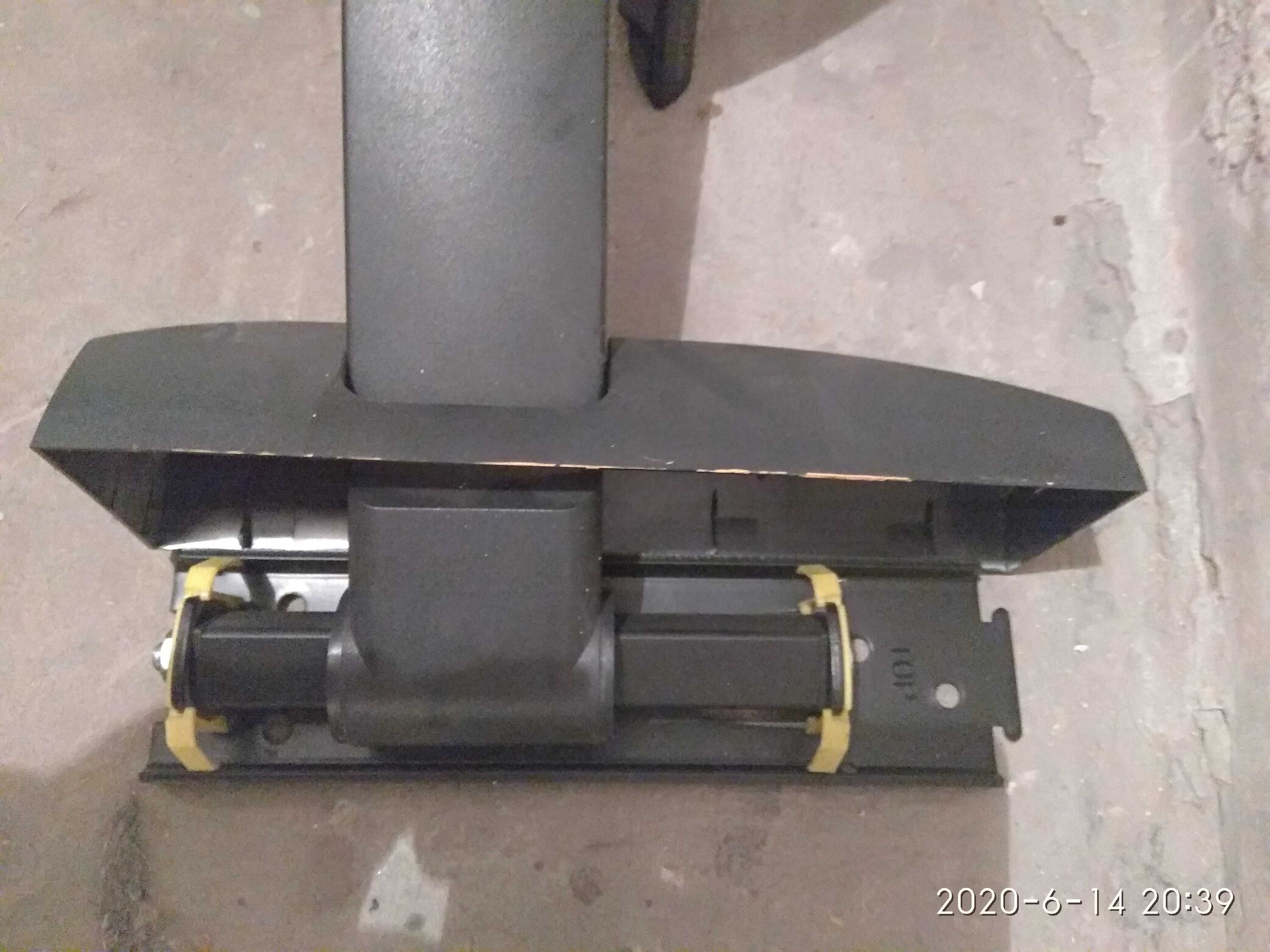 Uchwyt nasicenny obrotowy pod telewizor, projektor