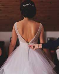 Suknia ślubna o kroju księżniczki