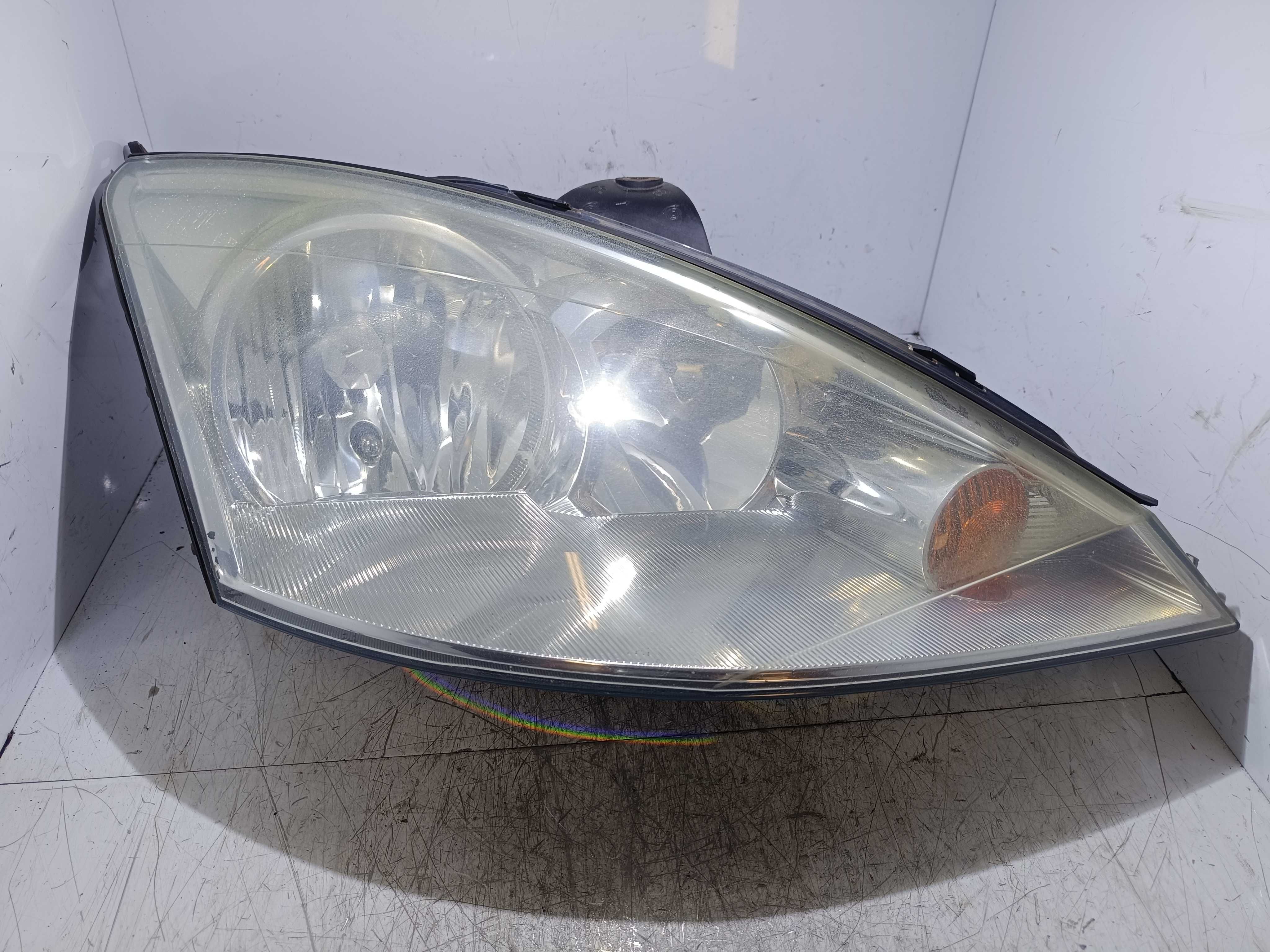 Lampa przednia prawa FORD FOCUS