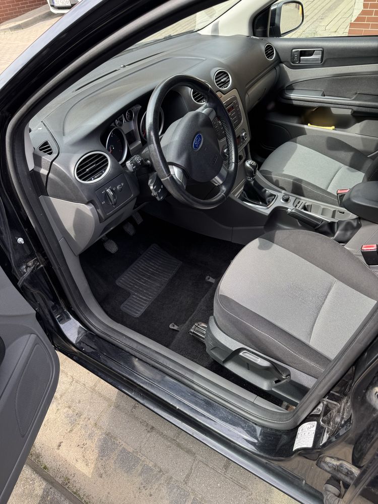 Ford Focus sedan 2010 stan techniczny bdb