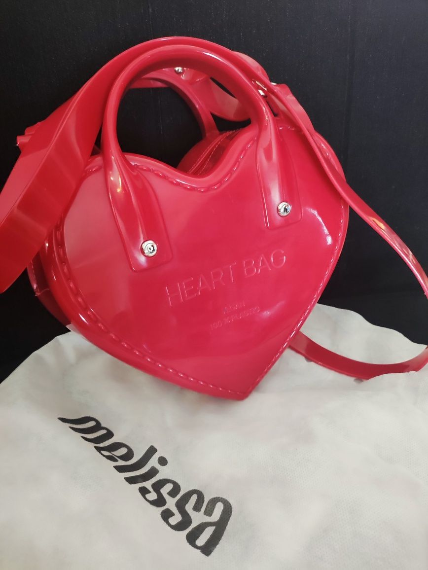 Melissa Heartbeat Bag
VERMELHA