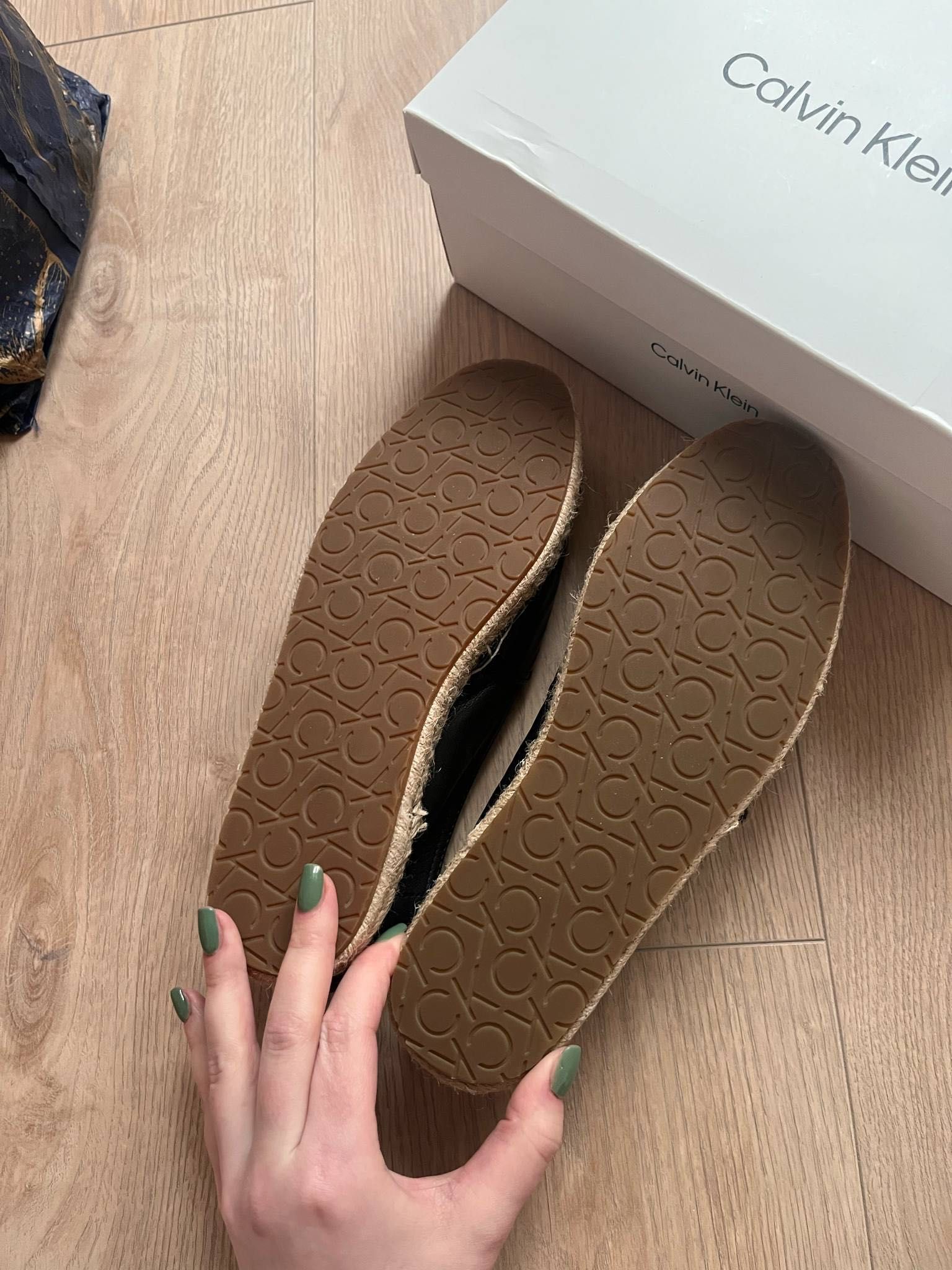 Czarne buty espadryle ze skóry naturalnej Calvin Klein