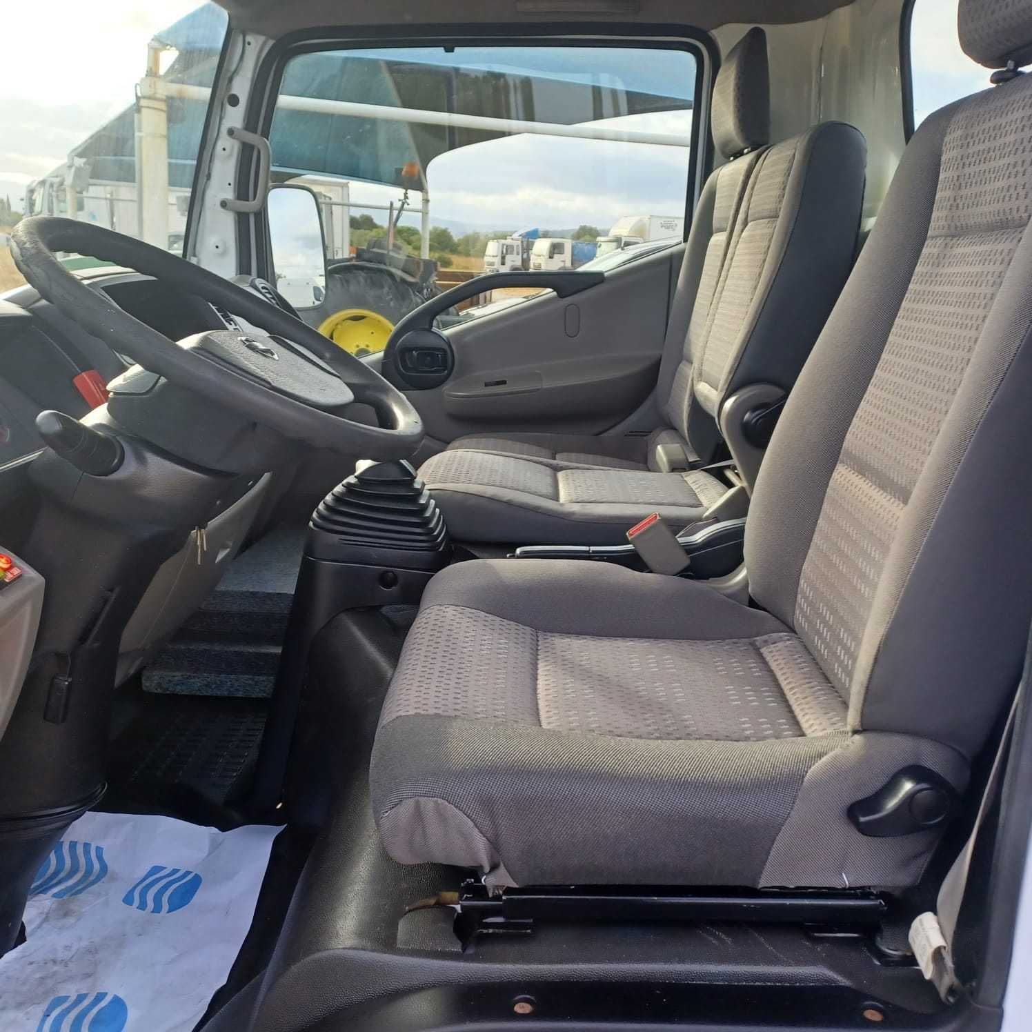 Nissan Cabstar C/Plataforma Elevatória