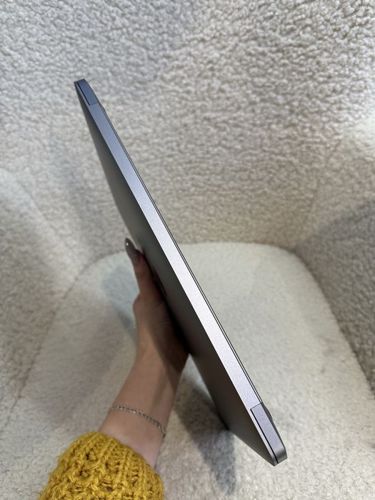 Used MacBook Air 13 M1 8/256 gb Space