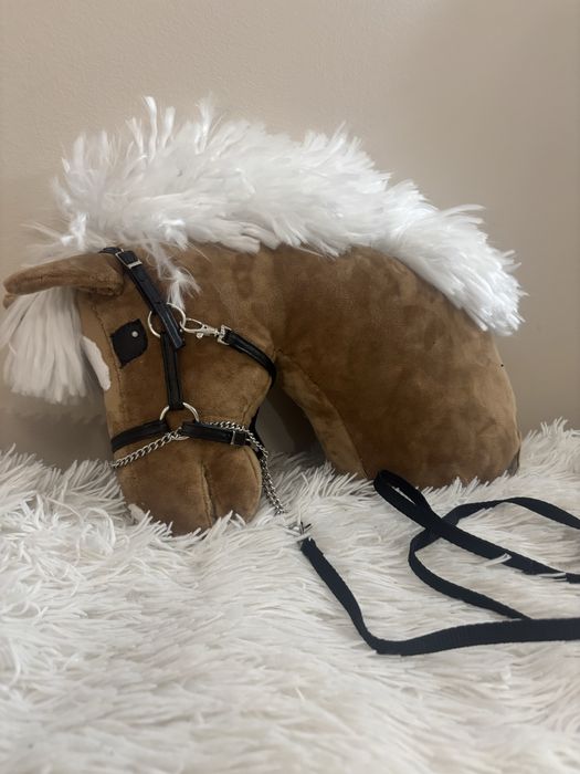 Kantar z łańcuszkiem i uwiąz dla hobby horse