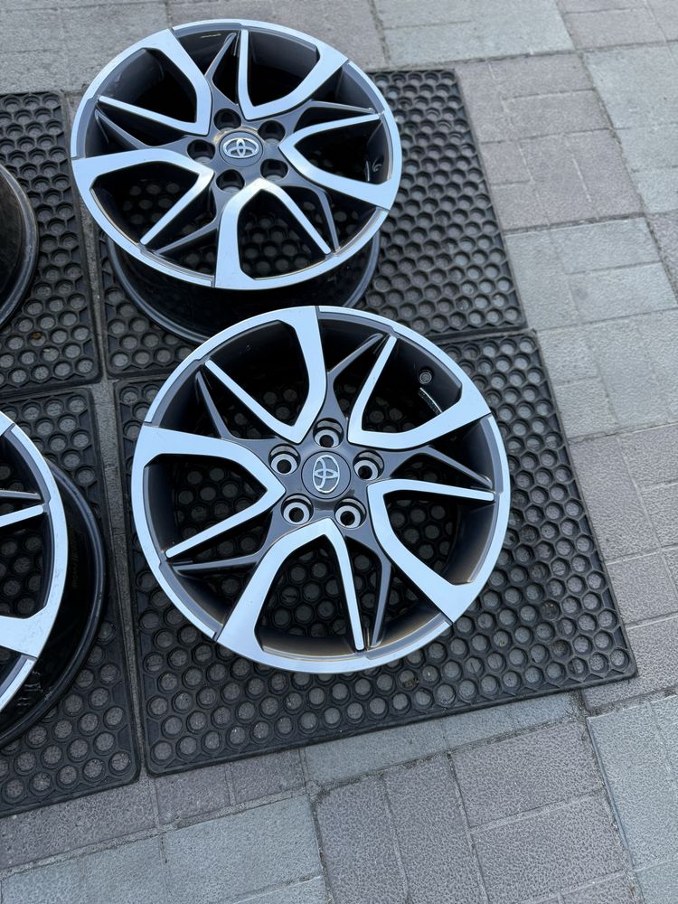 Диски оригинал Toyota camry 70 avalon rav4 chr lexus es is 5 114,3 r17