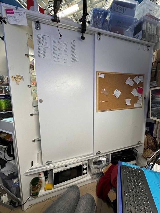 Szafa witryna gablota sklepowa