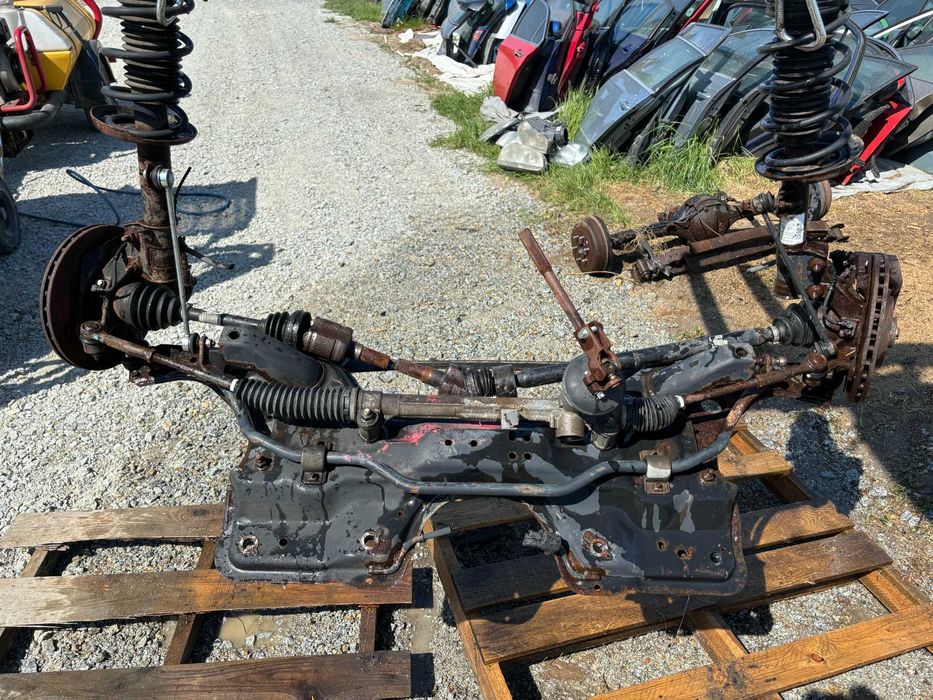 Zawieszenie sanki przednie Opel Corsa D