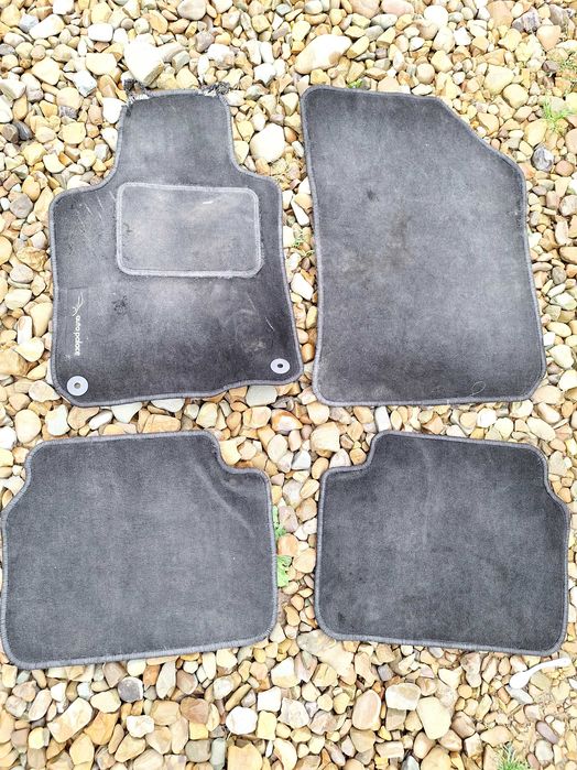 Оригінальні коврики Peugeot 308