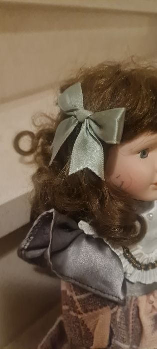 Boneca porcelana coleção antiga