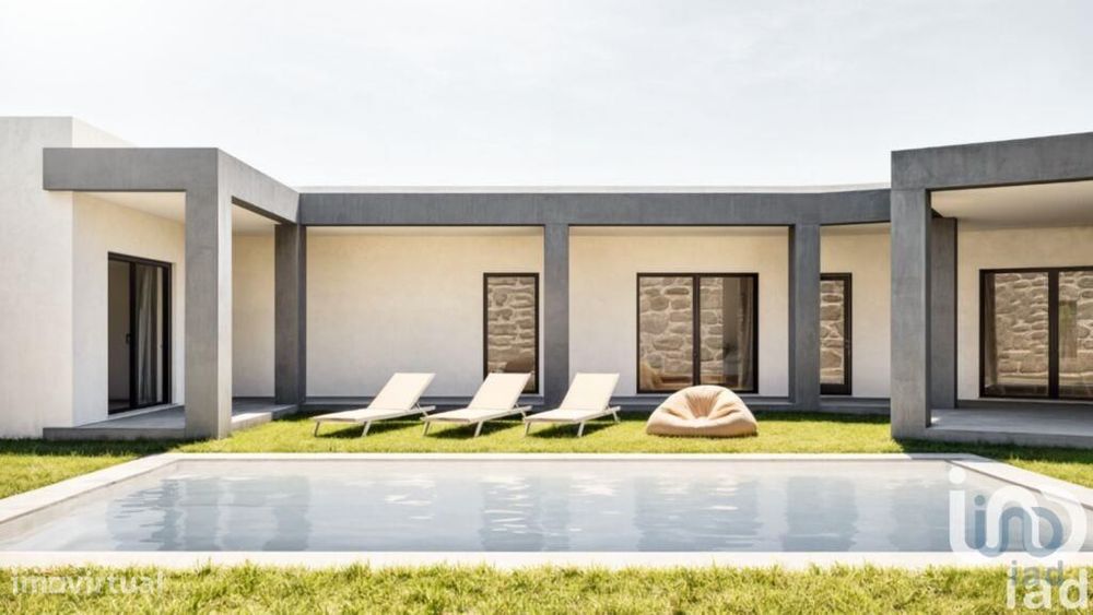 Moradia térrea T5 em Vimeiro de 370 m2