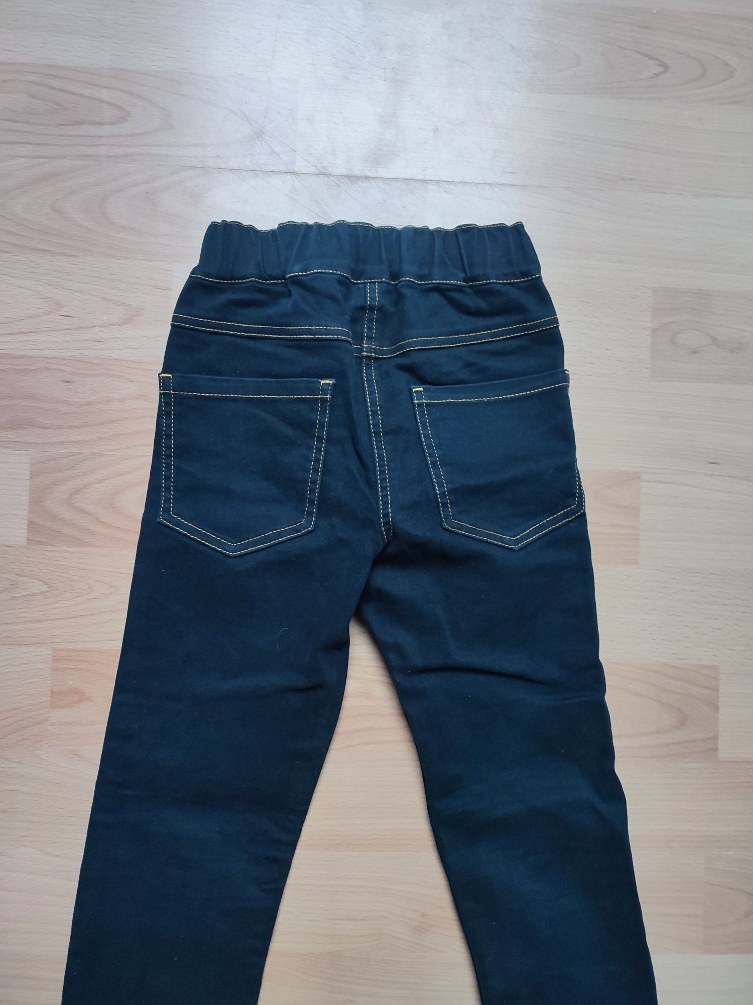 Spodnie jeansowe r.122