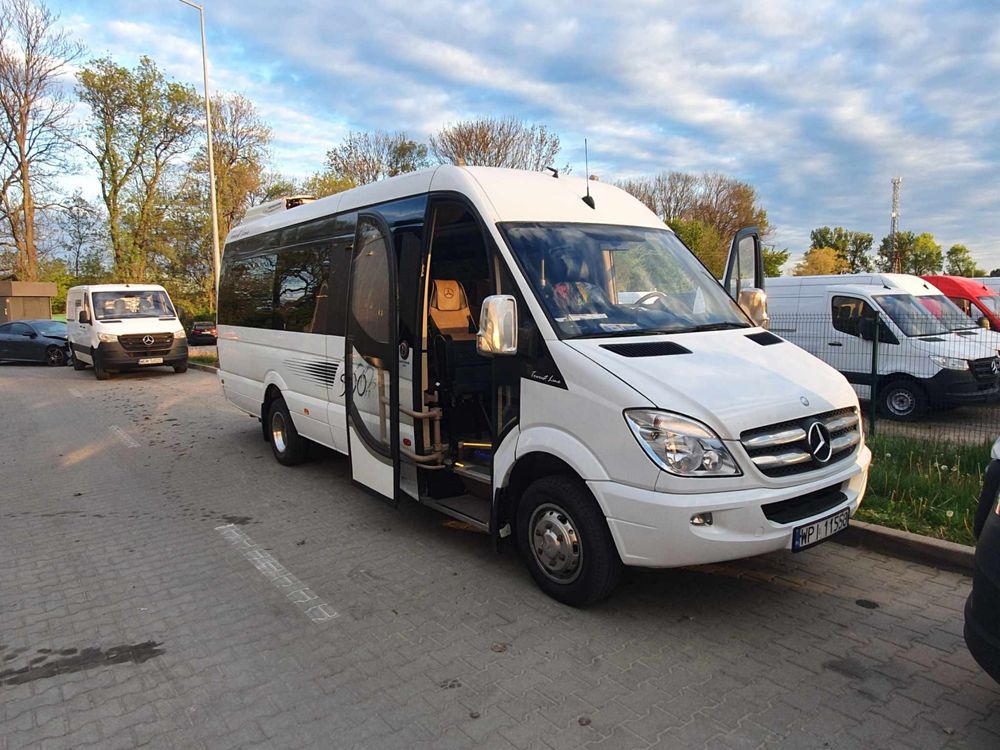 Wynajem Autokarów Bus Zakopane przewóz osób krajowy międzynarodowy