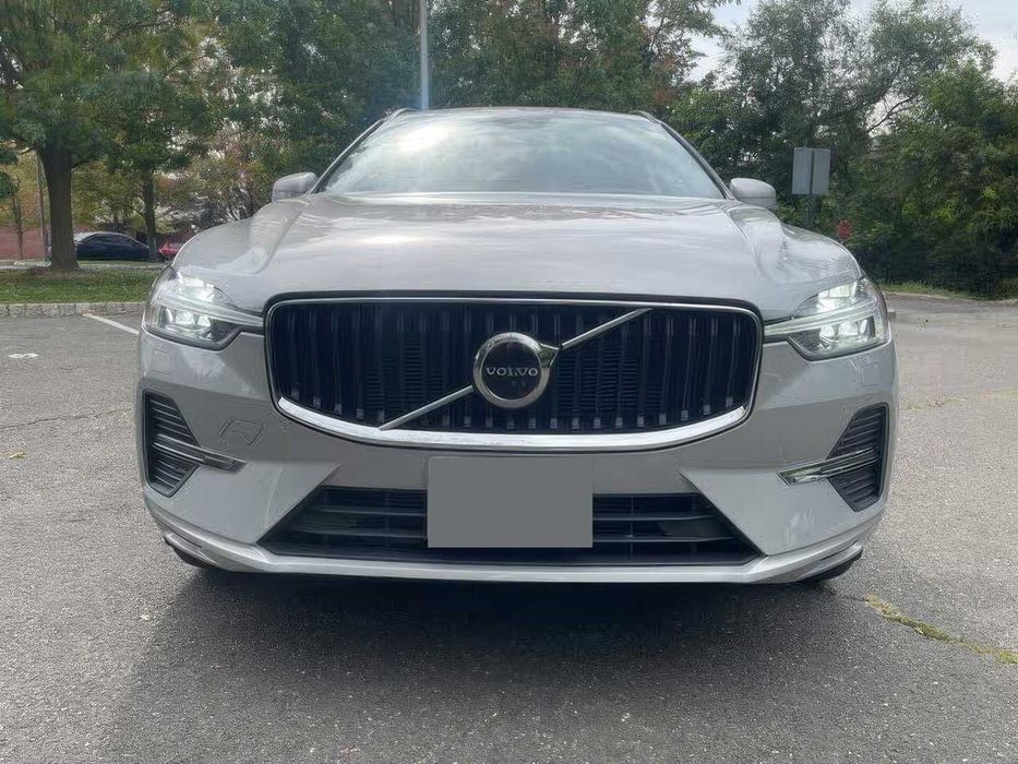 Volvo XC60 B5 Momentum      2022