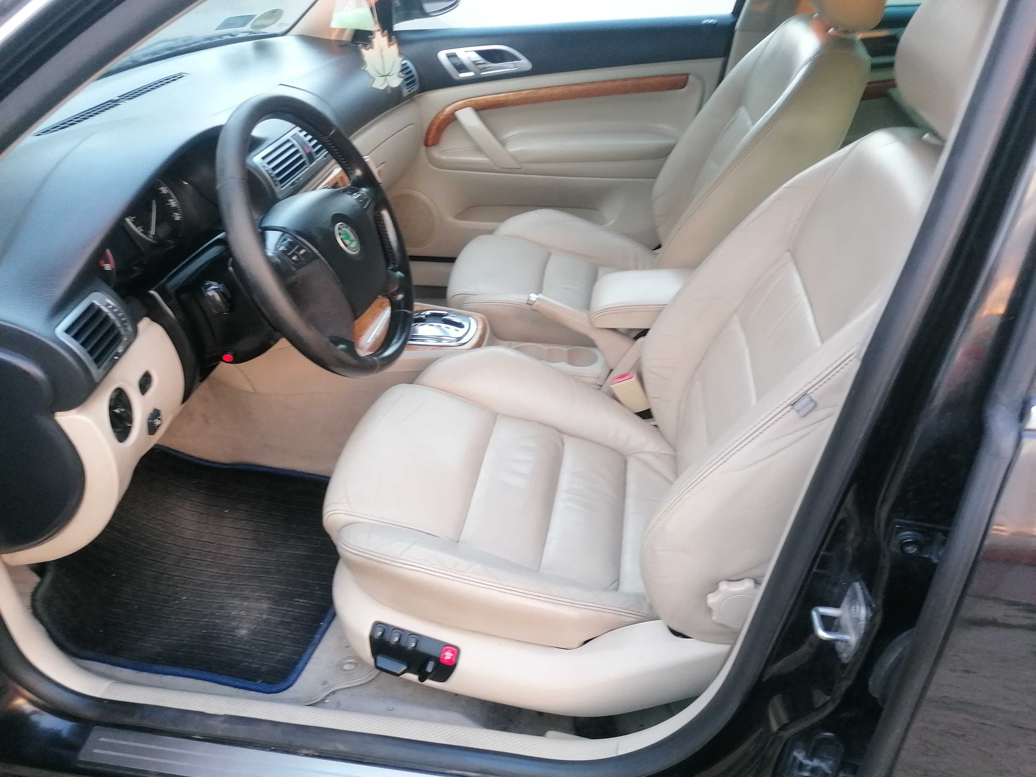 Piękna Skoda Superb 2,8l z gazem 2007r