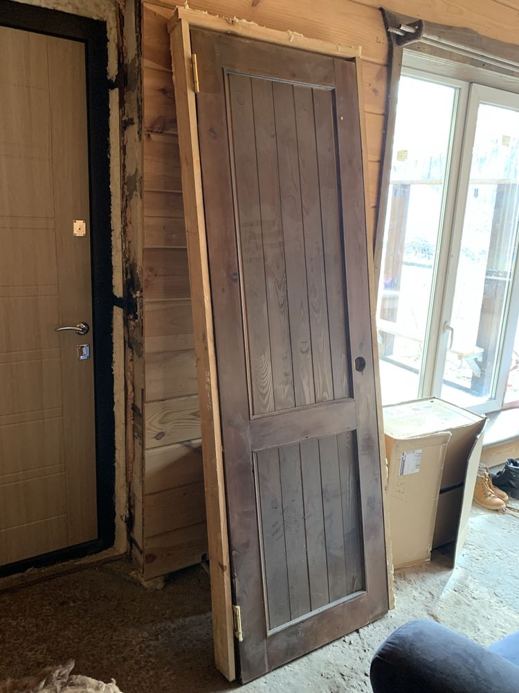 Межкомнатная дверь деревянная