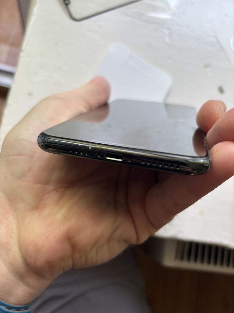Iphone 11 pro max 256 (на подарунок)