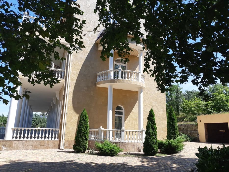 Продаю клубний будинок м.Миколаїв