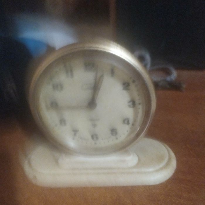 Годинник, будильник Янтар