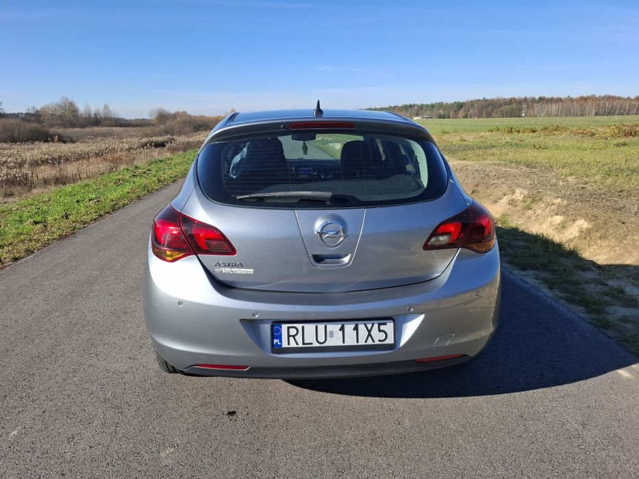 Opel Astra J 2012
