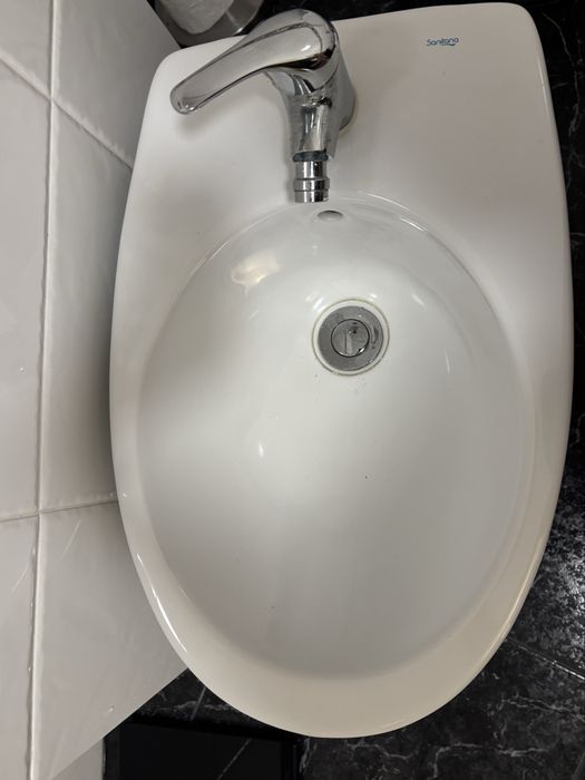 Doa-se 2 bidé Sanitana branco com torneira