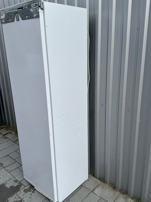 Вбудована морозильна камера Miele FNS 37402 i