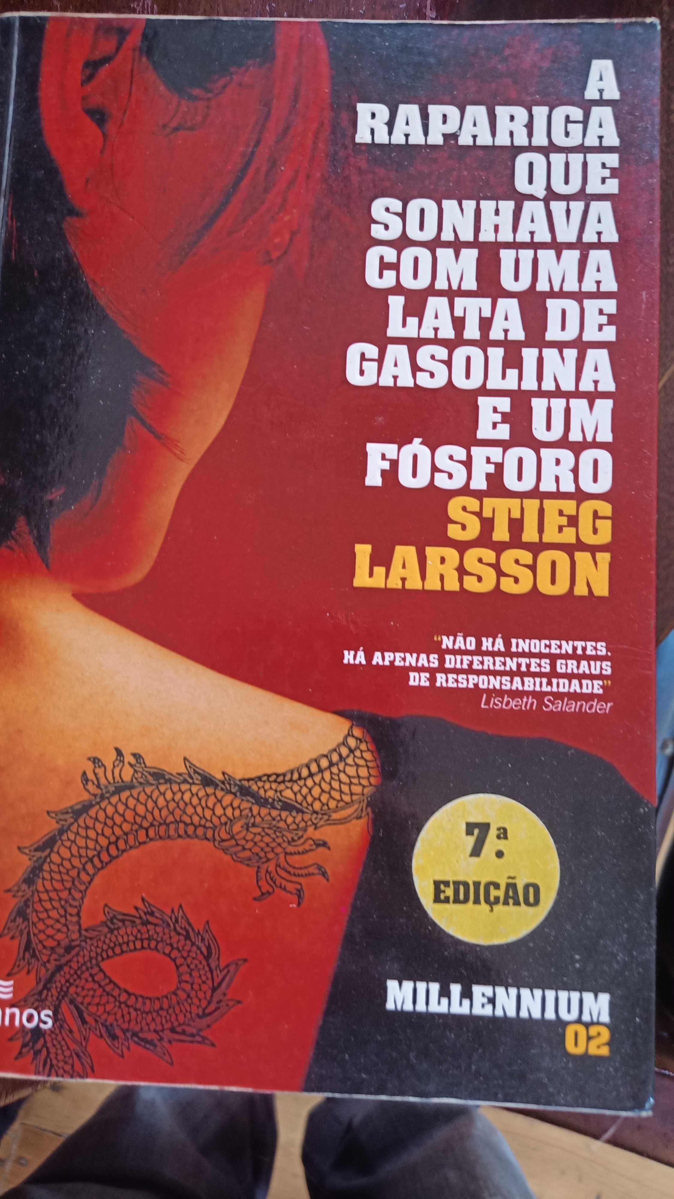 Vários livros em bom estado