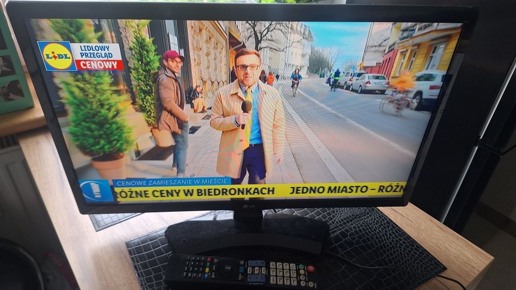 Telewizor LG 24 cale funkcjia monitora.