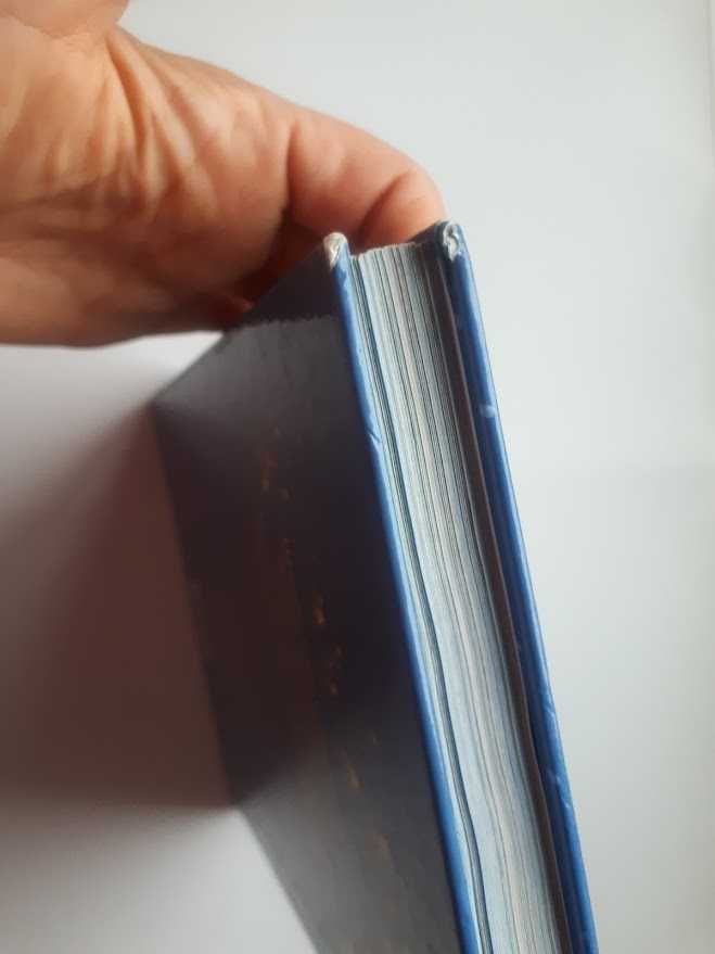 Livro "Novos Contos Maravilhosos" com 14 histórias
