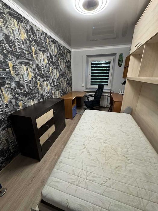 Продам 3х комнатную квартиру.  Шевченковский район. Метро 23 Августа.