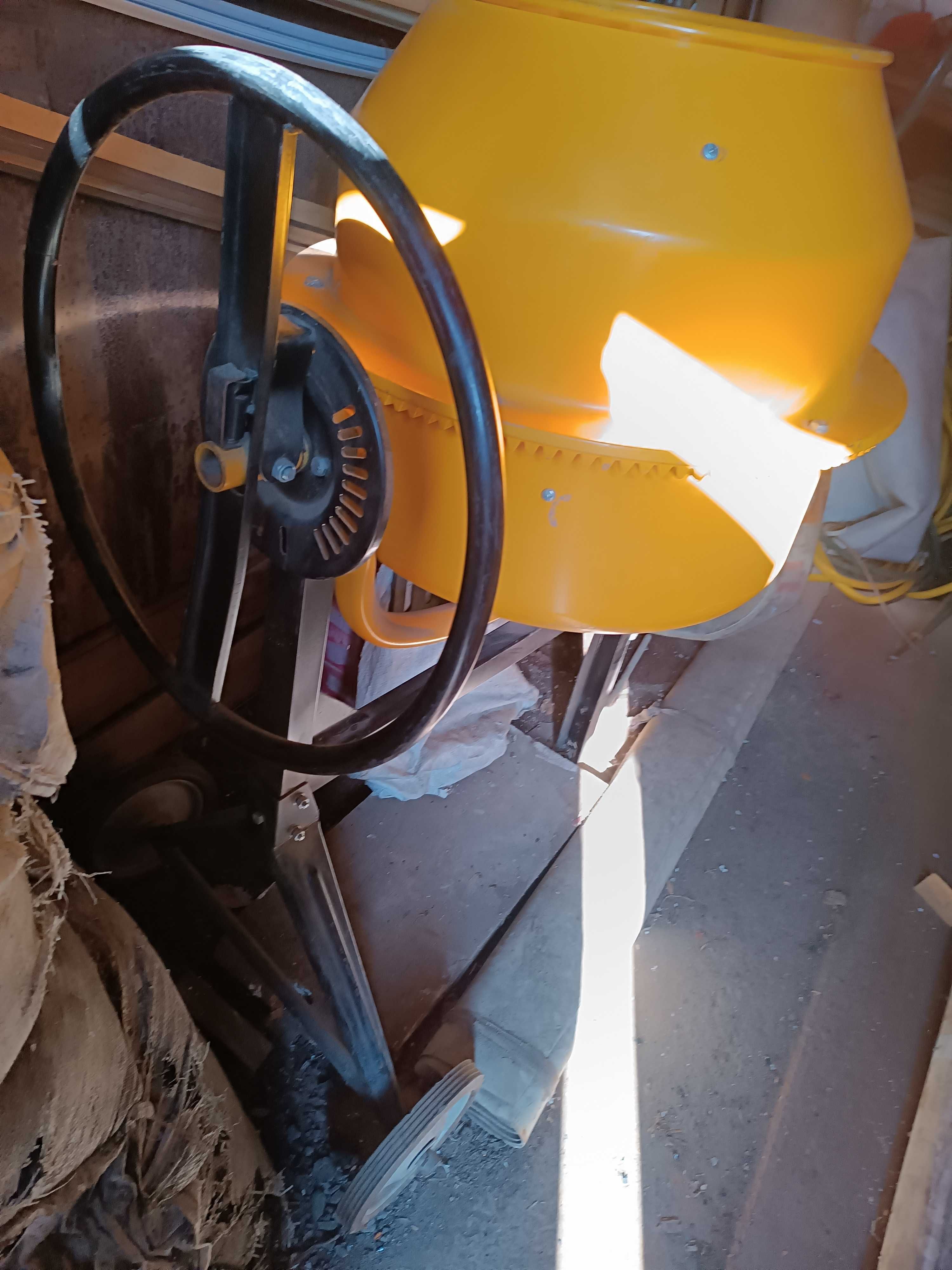 Новая бетономешалка Skiper-125 l