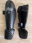 Шингарди, захист ніг, накладки Fairtex розмір L