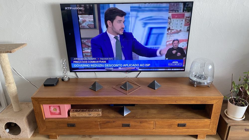 Móvel TV em Boas Condições