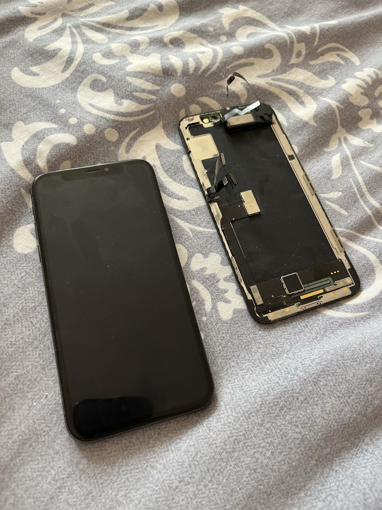 Продам Iphone X/10 256GB R-sim НА ЗАПЧАСТИНИ