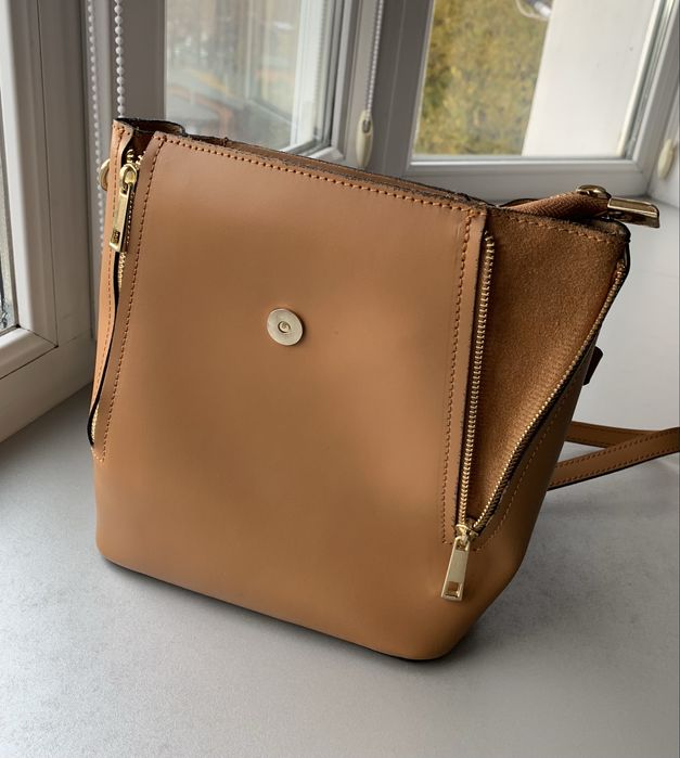 Сумка-рюкзак з натуральної шкіри, зроблено в Італії