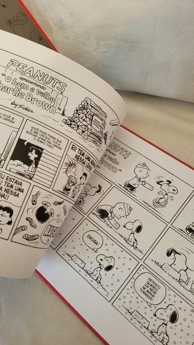 Livro de coleção Snoopy